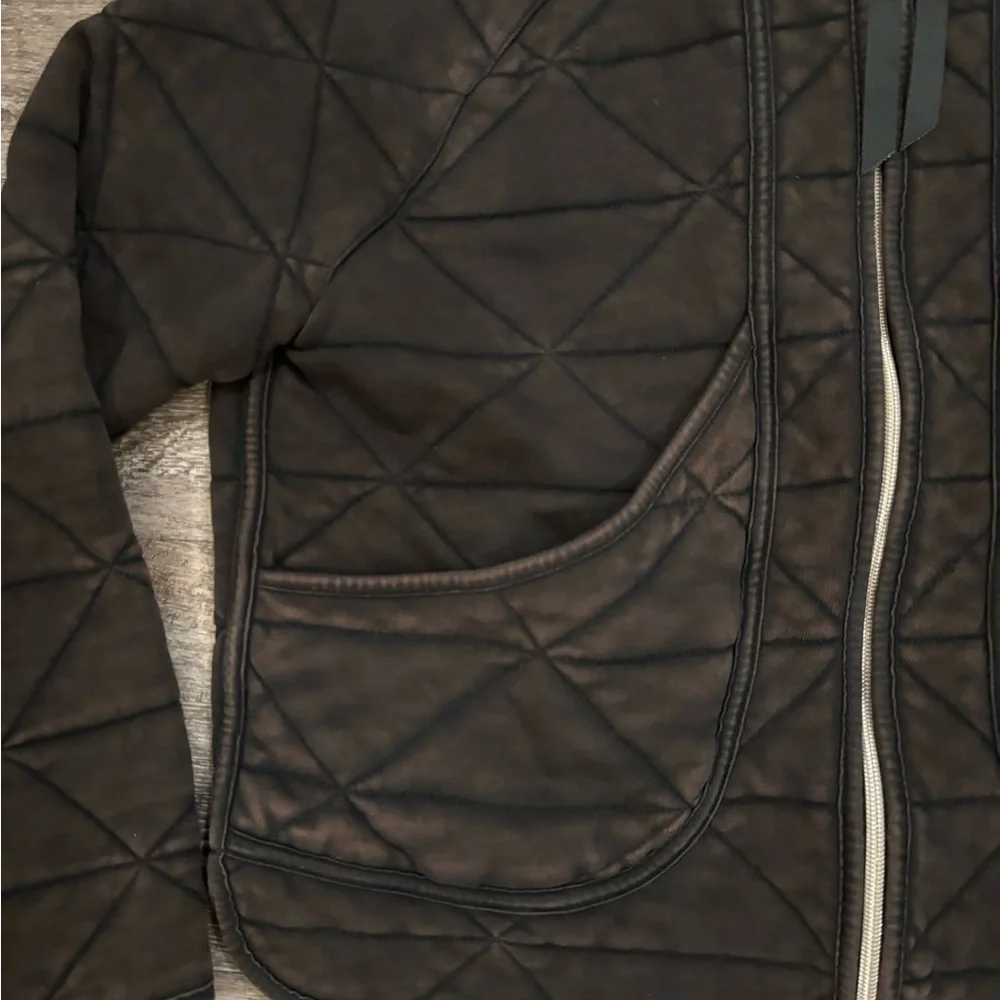 CALIA by Carrie Underwood Brown/black distressed Quilted Jacket - Picture 2 of 4